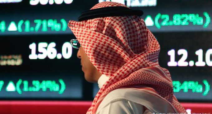 Oil crisis forces Saudi to drop Islamic calendar