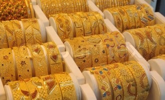Trade war escalation triggers risk aversion, but gold prices fall