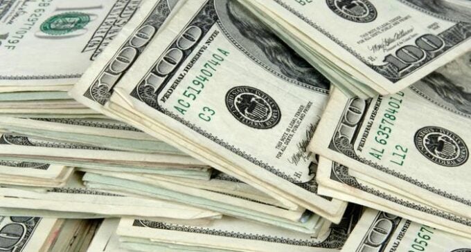 Stop rejecting old dollar notes, CBN warns banks, FX dealers