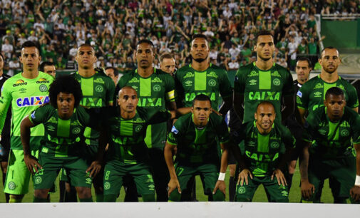 76 die as plane carrying Brazilian football team crashes