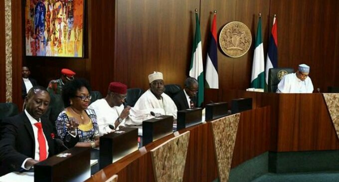 FG approves 2017 budget, shifts N290/$1 benchmark