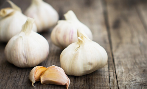 EAT ME: Garlic, dark chocolate, okra… 10 cholesterol-lowering foods