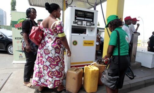 Baru: People not leaving filling stations even after filling their tanks