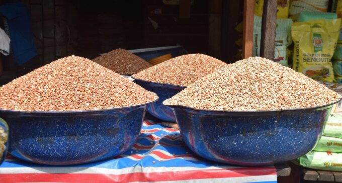 ‘Oats went from N650 to N1700’ — Nigerians on Twitter lament hike in prices of goods