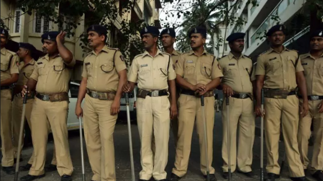 Nigerian ‘drug peddler’ wrestles 11 Indian policemen