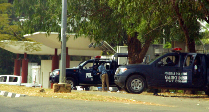 Fayose hosts Makarfi’s PDP as police seal off venue of Abuja meeting