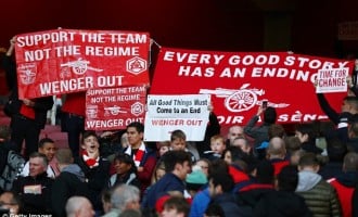 Arsenal fans want ‘Wenger out’