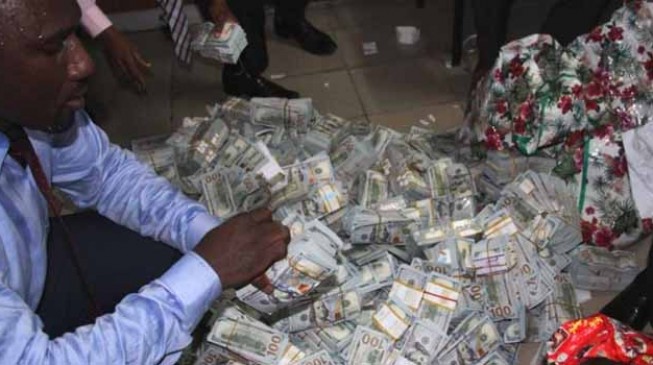 Ghost dollars, grotesque state
