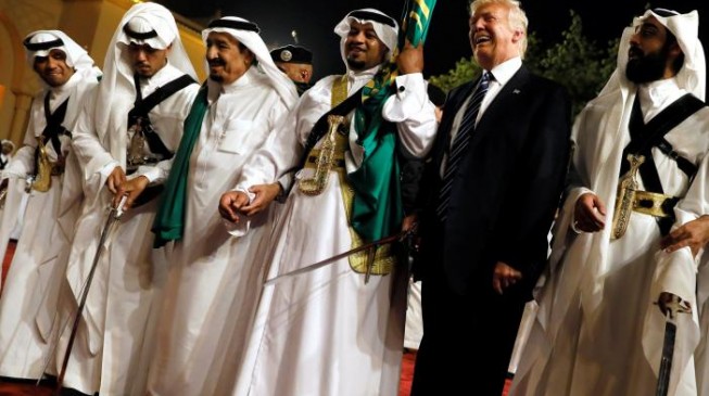 Trump dances with Saudi king