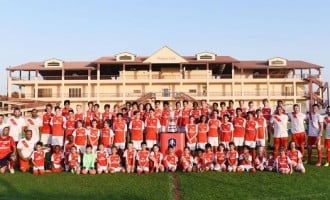 Arsenal take Emirates FA Cup trophy to Dubai