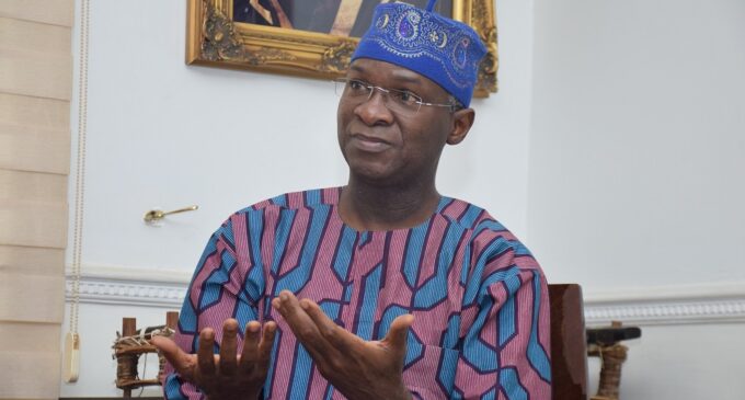 Inform the public when there’s a problem with power, Fashola tells DisCos