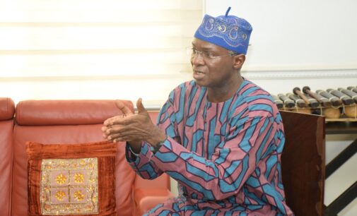 Power generation: Fashola replies DisCos, says Nigerians traumatised by your service