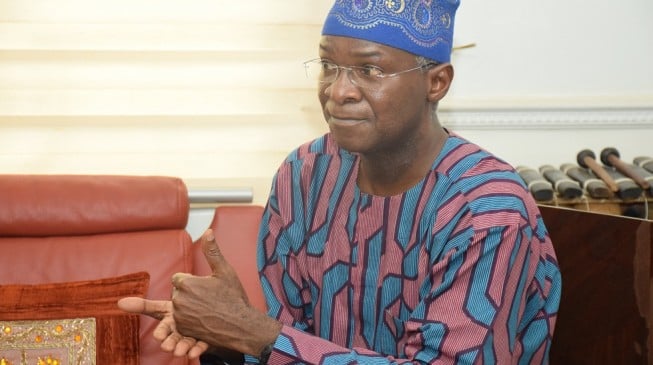 Fashola complains about quality of completed houses in Kebbi