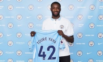 Yaya Toure signs new one-year deal with Manchester City