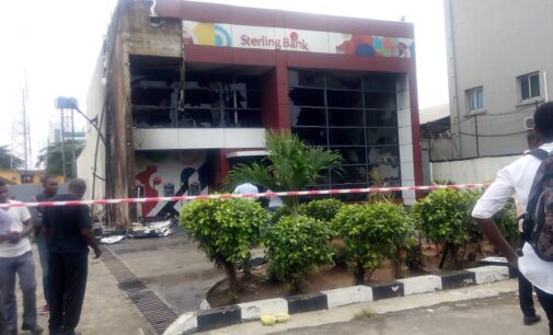 Mob sets banks ablaze as policeman ‘kills’ tanker driver (updated)