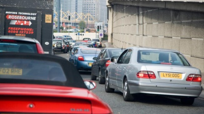 Oil further threatened as UK plans to ban petrol and diesel cars — like France, Germany, India