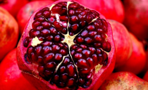 Eat Me: Reduces risk of cancer… Five health benefits of pomegranate