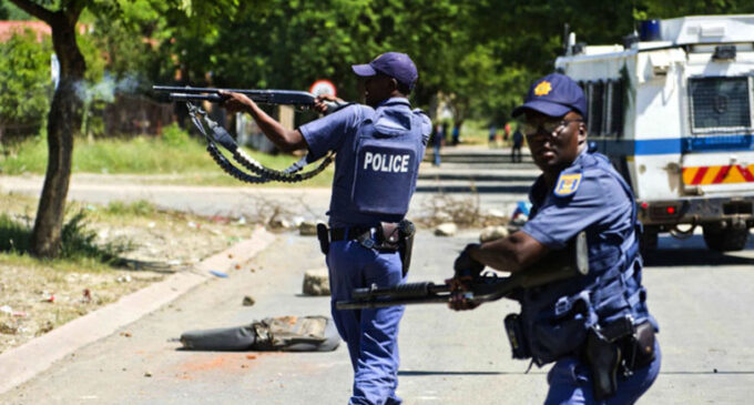 South African policemen ‘kill’ Nigerian