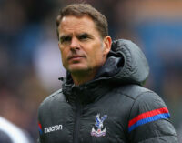 Frank de Boer is first coach to get sacked in new EPL season
