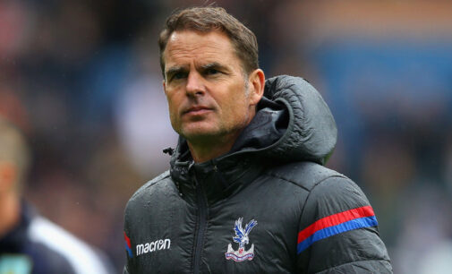 Frank de Boer is first coach to get sacked in new EPL season