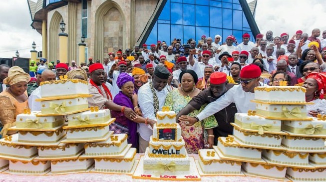 EXTRA: ‘One LGA, one cake’ — Imo women baptise Okorocha with 27 birthday cakes