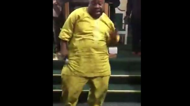 TRENDING VIDEO: Senator Adeleke outshines choir in US church
