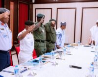 Buhari meets service chiefs
