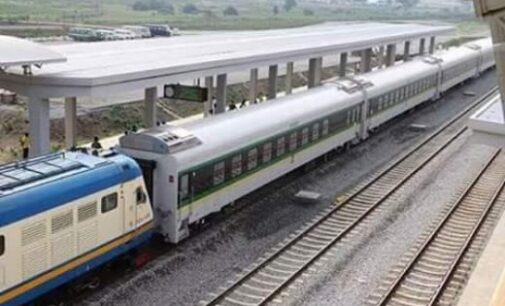 Rail project should run through all 36 states, says Buhari