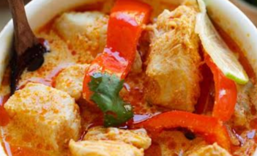 Quick Recipes: How to make Thai coconut chicken soup and strawberry & cream cake