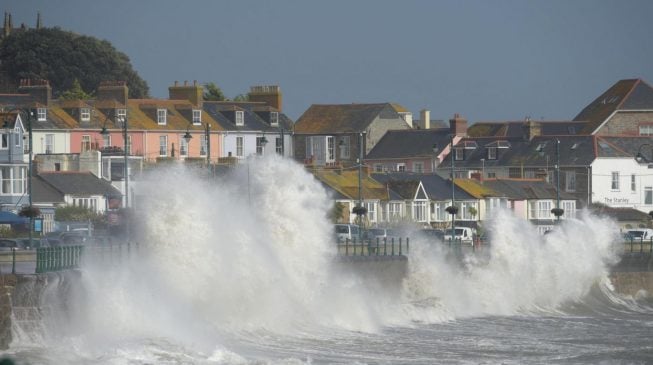 Three killed as hurricane Ophelia hits UK