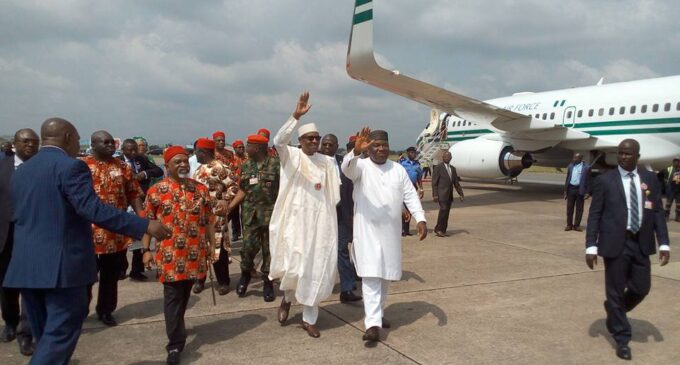 PHOTOS: Governors, traditional rulers receive Buhari at Enugu airport