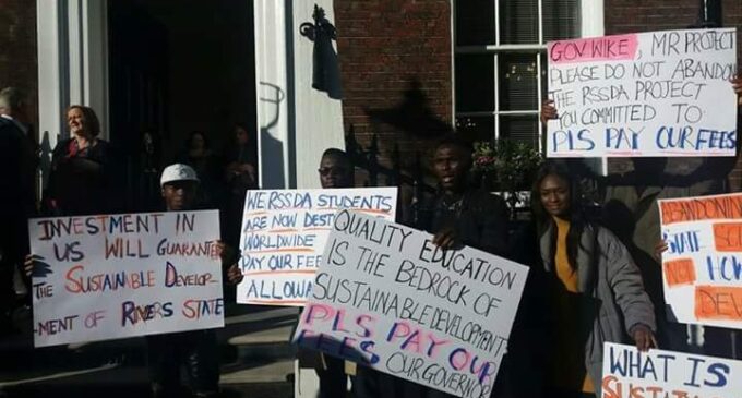 VIDEO: Stranded Rivers students confront Wike in London