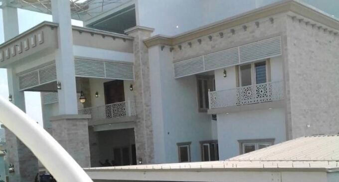 PHOTOS: Gov Yahaya Bello opens his new mansion (no, don’t talk about unpaid salaries)