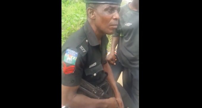 TRENDING VIDEO: ‘Drunk’ policeman demands bribe from ‘Okada’ rider in Badagry