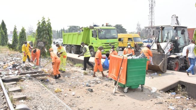 Lagos: PSP, Visionscape collaboration will rid streets of refuse
