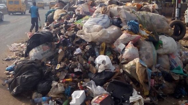 ‘We’ll deliver one of the world’s cleanest cities’ — Ambode tenders apology over refuse heaps