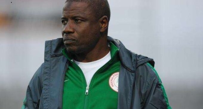 TRENDING VIDEO: Salisu Yusuf, Super Eagles coach, caught on camera taking ‘bribe’