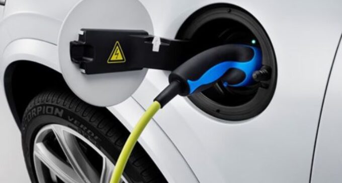 Bill to encourage purchase of gas-powered vehicles scales second reading