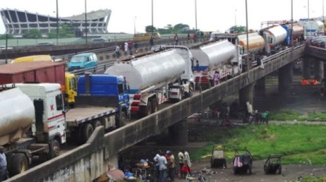 Lagos, military give truck drivers 48 hours to vacate bridges