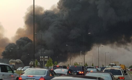 PHOTOS: Fire at dumpsite causes traffic lockdown in Lagos