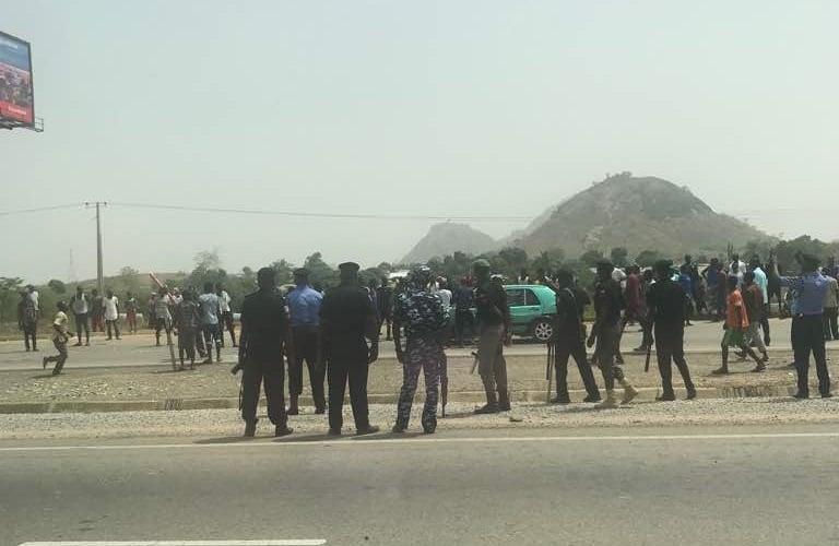 Image result for Indigenes protest demolition of Gosa market in Abuja