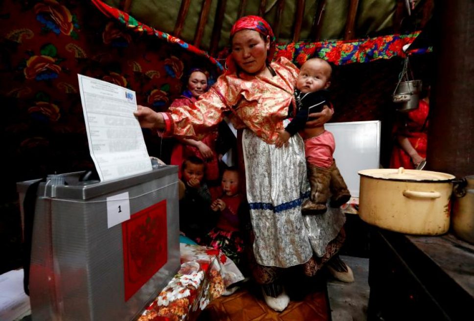 Russians go to the poll to elect new president