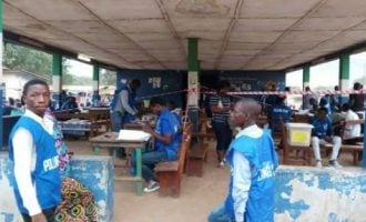 APC takes early lead in Sierra Leone’s presidential poll