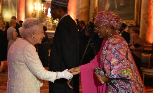 PHOTOS: Aisha Buhari meets the Queen at Commonwealth dinner