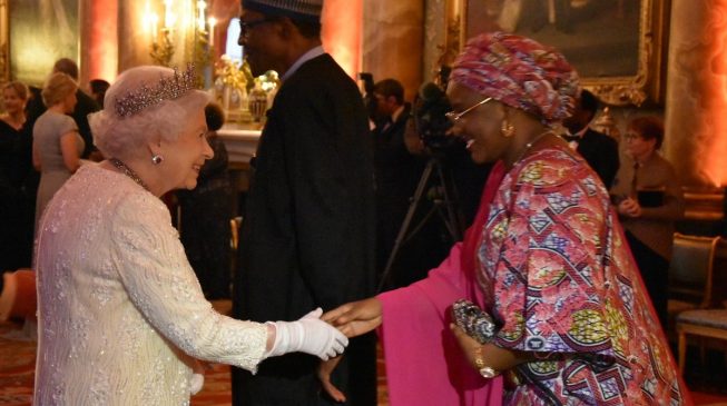 PHOTOS: Aisha Buhari meets the Queen at Commonwealth dinner