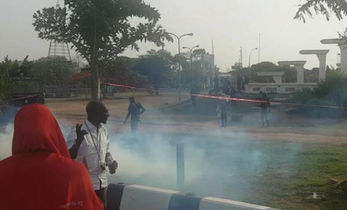 VIDEO: Police thwart #BBOG sit-out at Unity Fountain