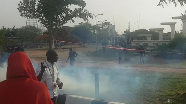 VIDEO: Police thwart #BBOG sit-out at Unity Fountain