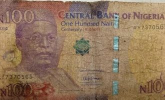 Muslim group demands withdrawal of N100 notes printed under Jonathan