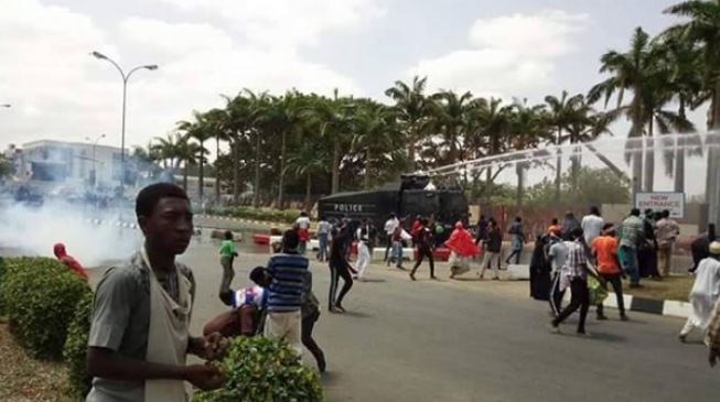 PHOTOS: Police, Shi’ites members clash in Abuja
