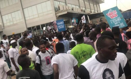 VIDEO: Mammoth crowd receives Sowore at Lagos airport